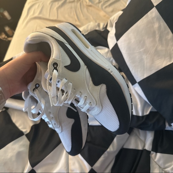 Nike Black and White Athletic Shoes - Picture 1 of 2